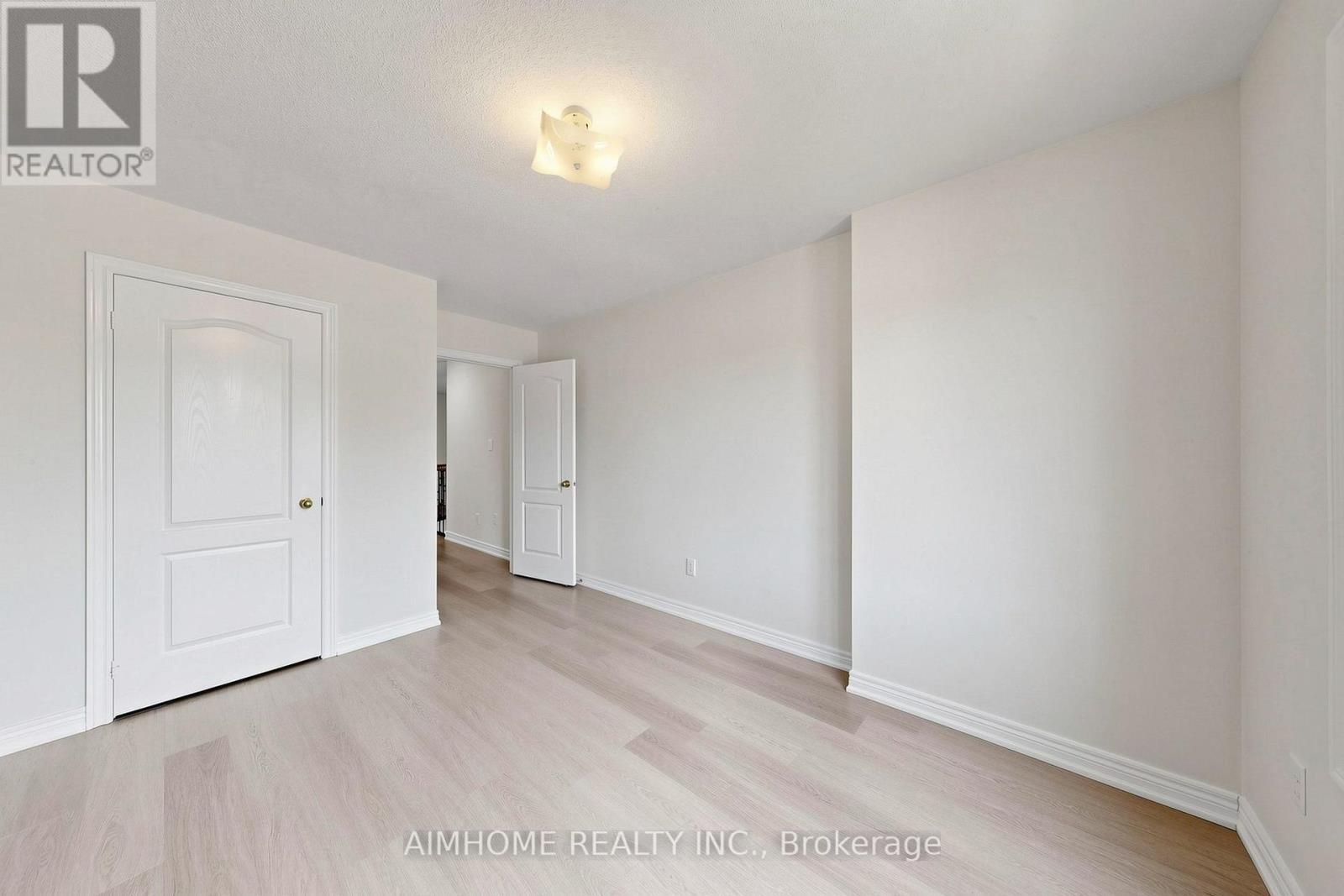 87 River Ridge Boulevard, Aurora, ON - Indoor Photo Showing Other Room