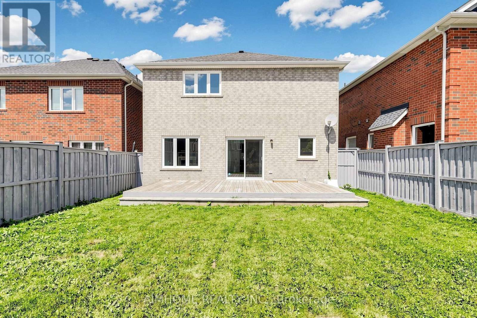 87 River Ridge Boulevard, Aurora, ON - Outdoor With Exterior