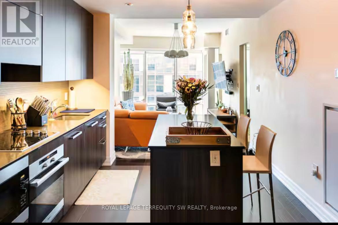 2012 - 8 The Esplanade, Toronto, ON - Indoor Photo Showing Kitchen With Upgraded Kitchen