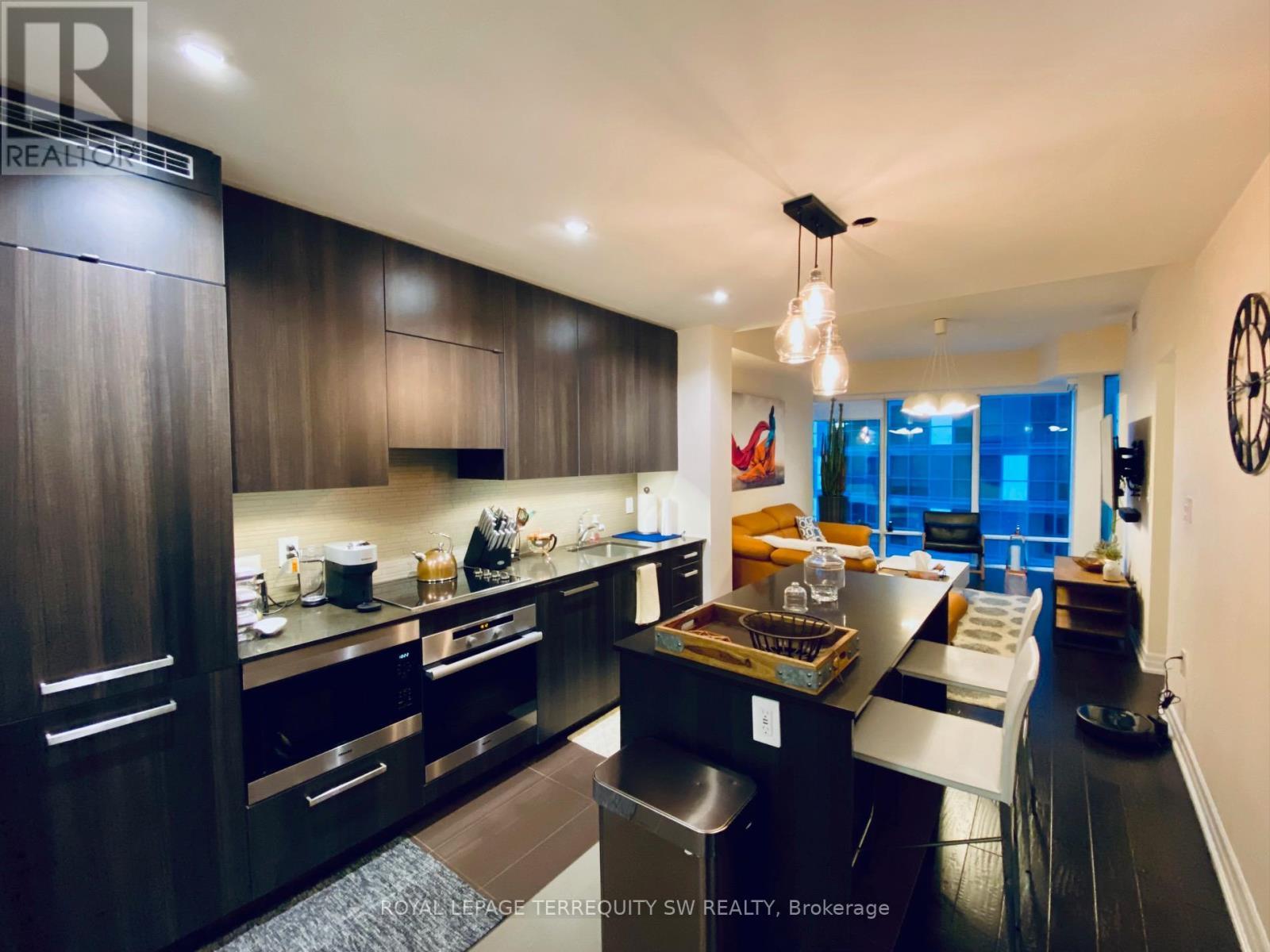 2012 - 8 The Esplanade, Toronto, ON - Indoor Photo Showing Kitchen With Upgraded Kitchen