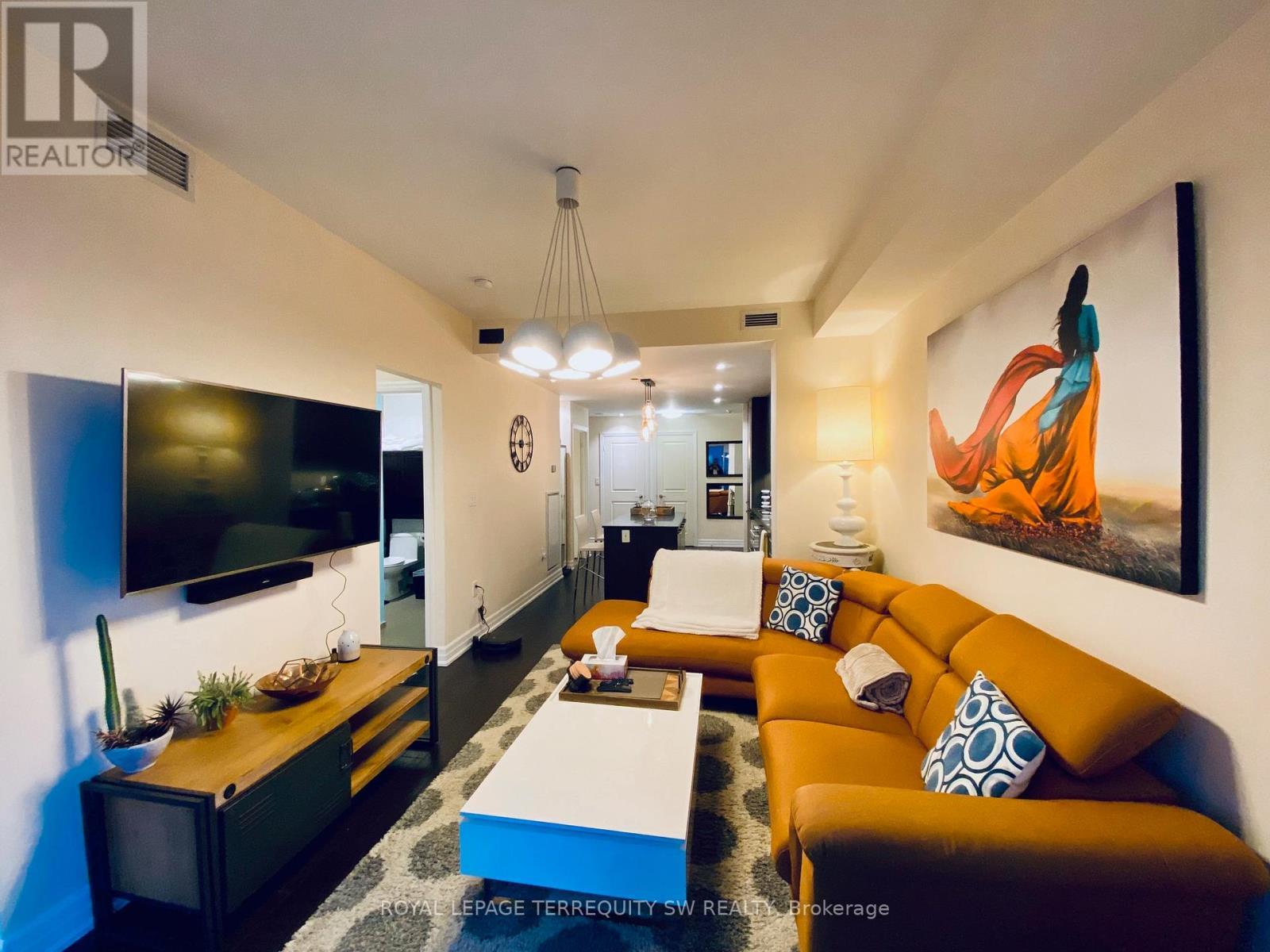 2012 - 8 The Esplanade, Toronto, ON - Indoor Photo Showing Living Room