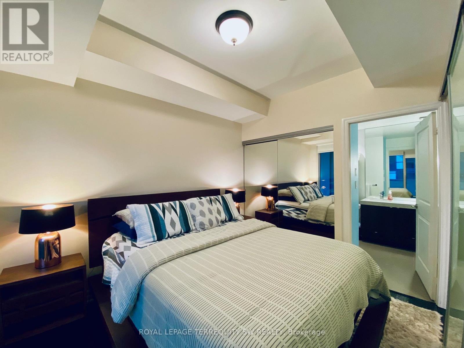 2012 - 8 The Esplanade, Toronto, ON - Indoor Photo Showing Bedroom
