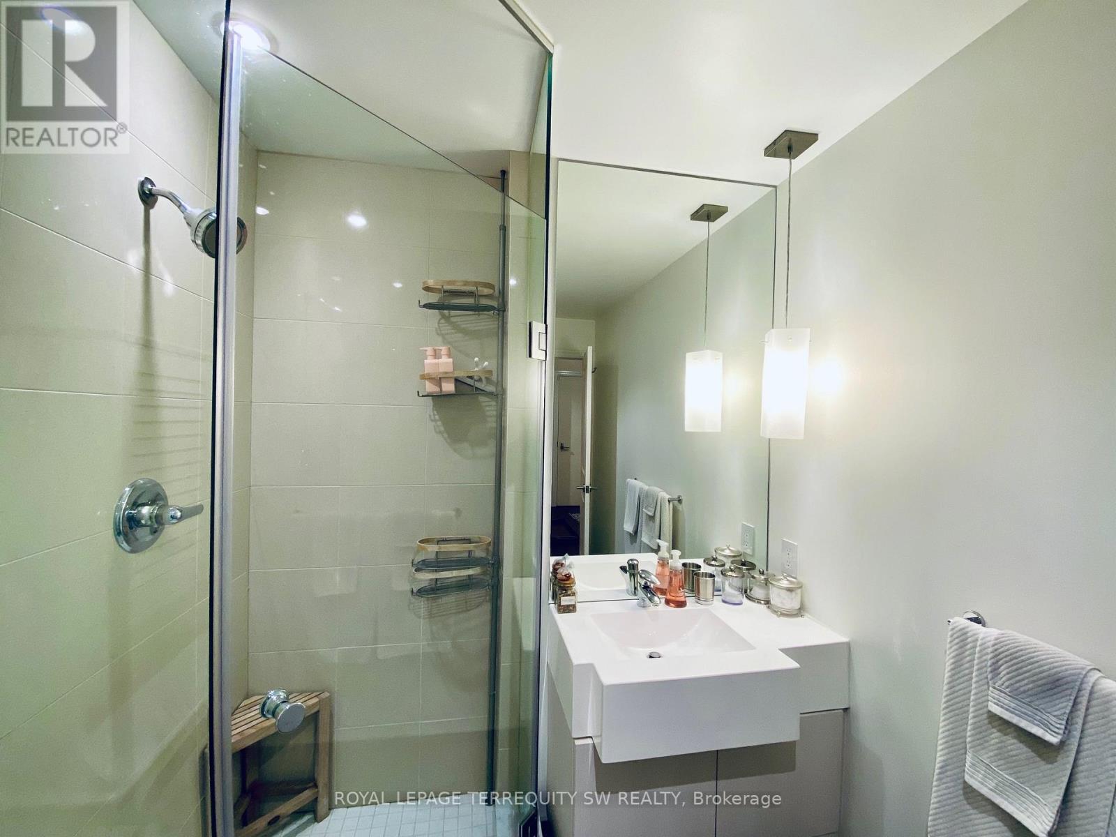 2012 - 8 The Esplanade, Toronto, ON - Indoor Photo Showing Bathroom