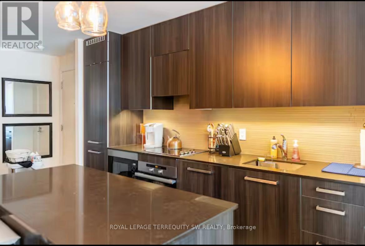 2012 - 8 The Esplanade, Toronto, ON - Indoor Photo Showing Kitchen With Upgraded Kitchen