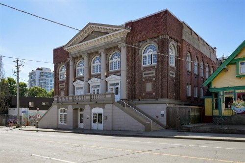 #203-1602 Quadra St  Victoria, BC V8W 2L4