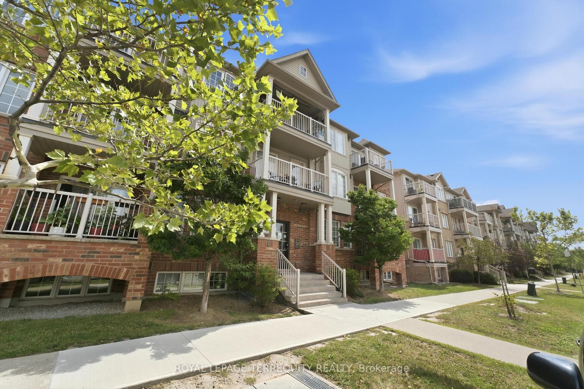3-141 Isaac Devins Boulevard, Toronto, ON - Outdoor