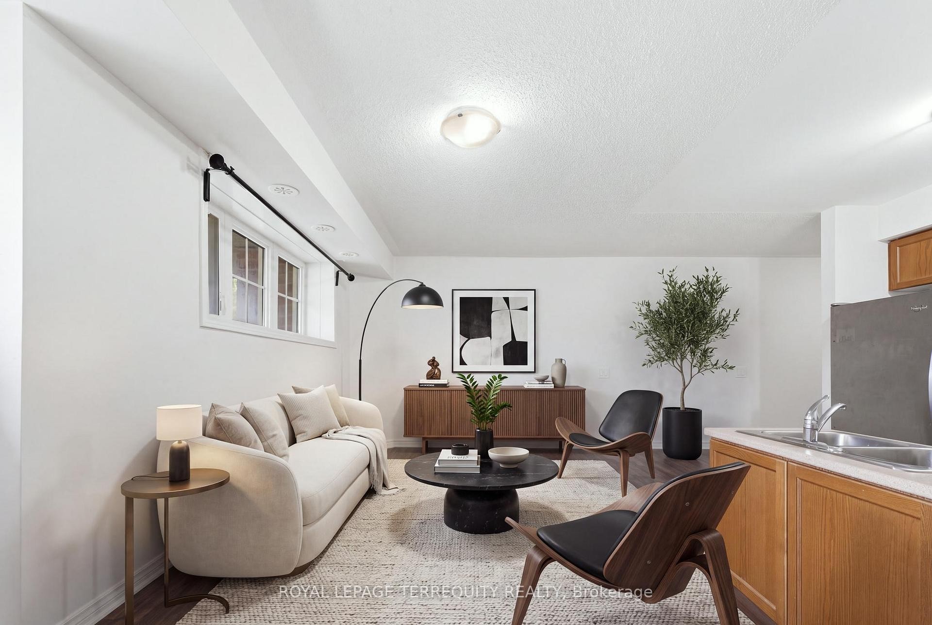 3-141 Isaac Devins Boulevard, Toronto, ON - Indoor