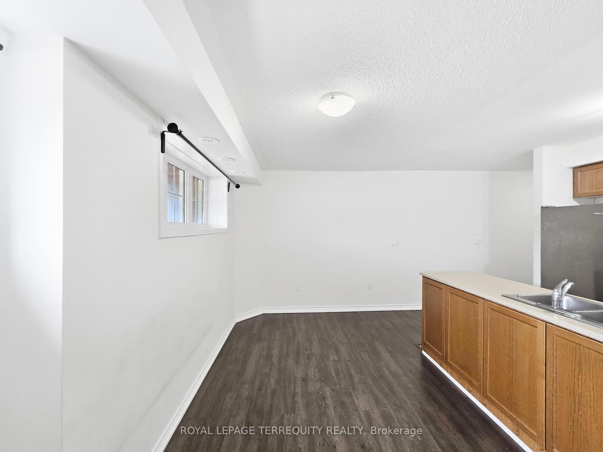 3-141 Isaac Devins Boulevard, Toronto, ON - Indoor Photo Showing Kitchen With Double Sink
