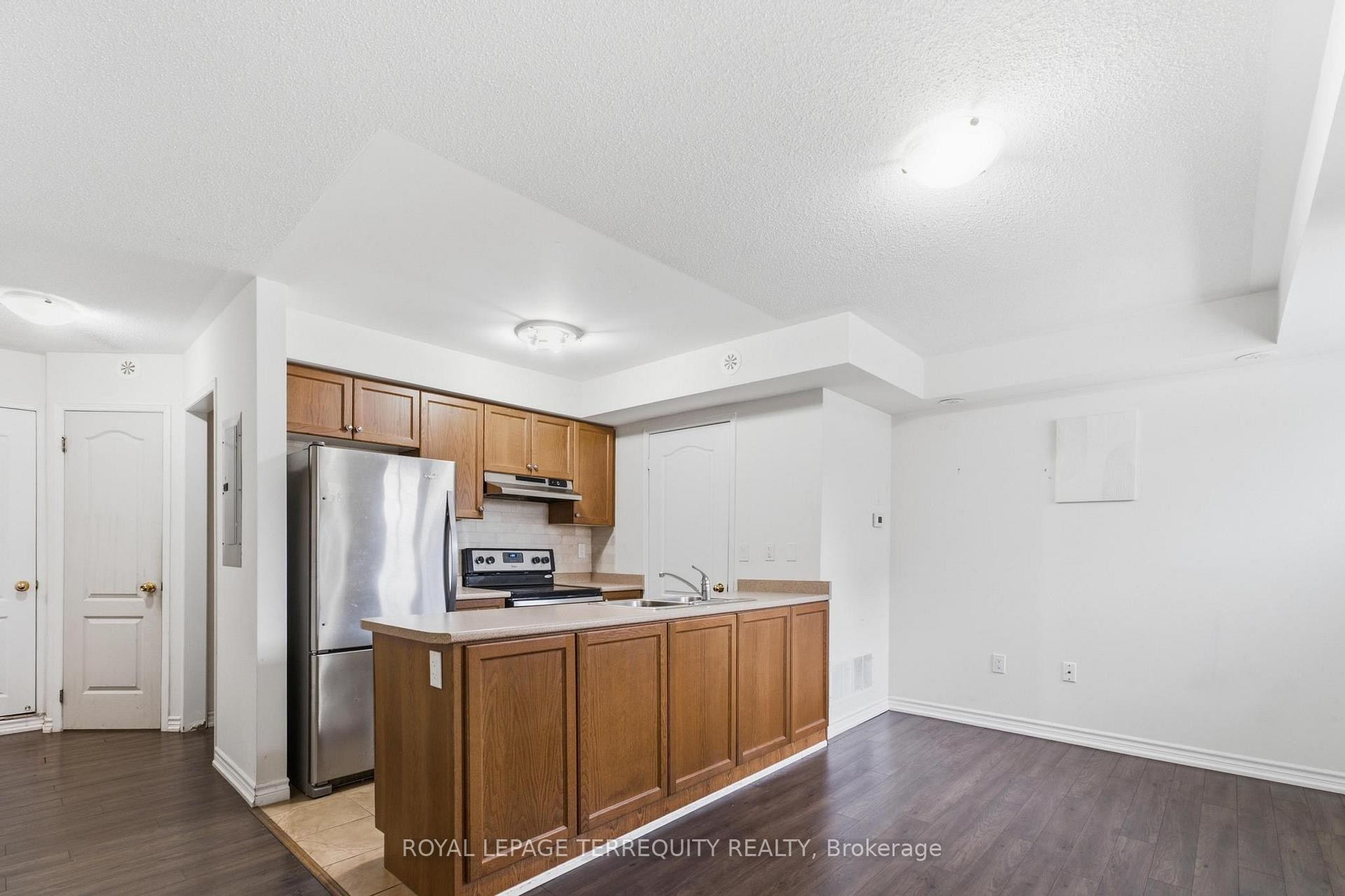 3-141 Isaac Devins Boulevard, Toronto, ON - Indoor Photo Showing Kitchen With Double Sink