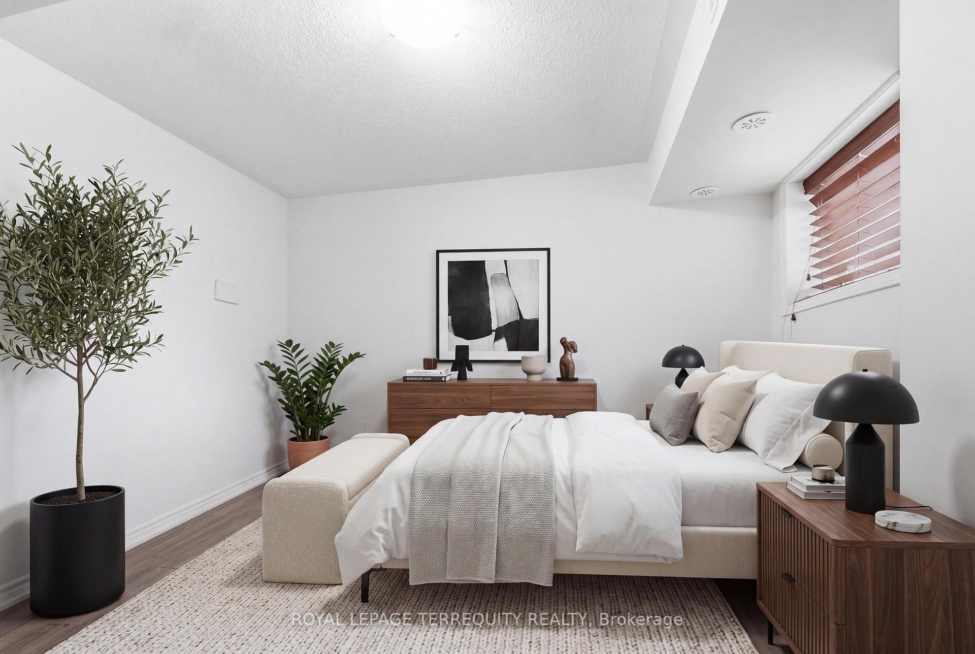 3-141 Isaac Devins Boulevard, Toronto, ON - Indoor Photo Showing Bedroom