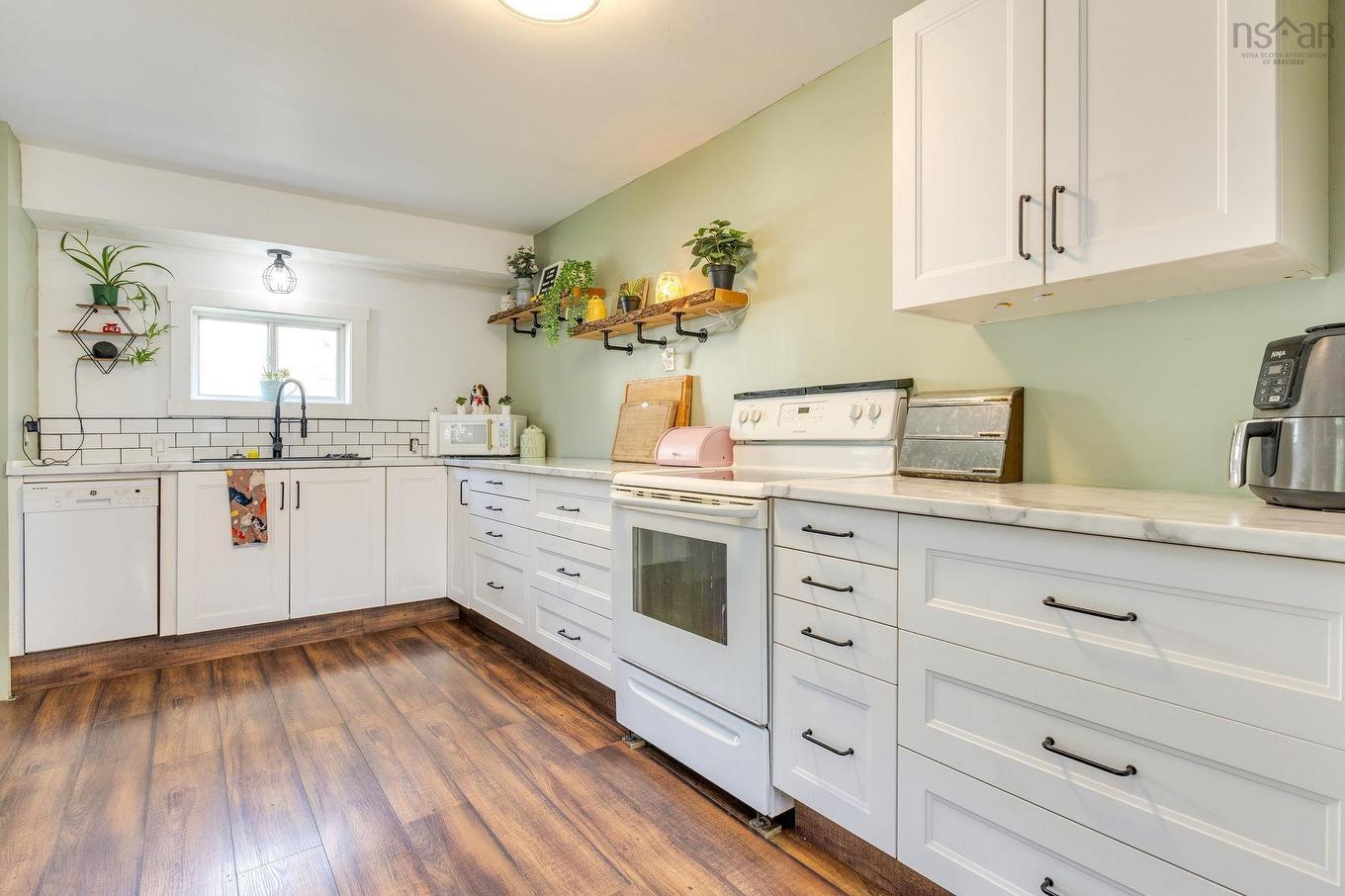 47 Asquith Avenue, Stewiacke, NS - Indoor Photo Showing Kitchen