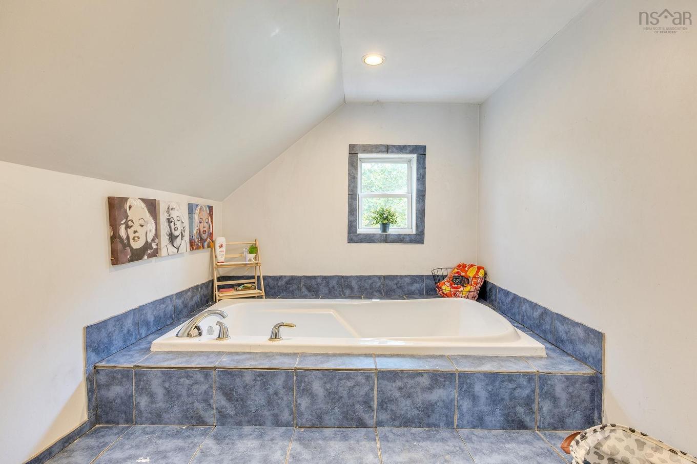 47 Asquith Avenue, Stewiacke, NS - Indoor Photo Showing Bathroom
