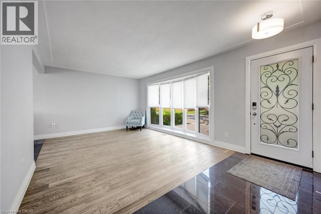 5372 Spruce Avenue, Burlington, ON - Indoor Photo Showing Other Room