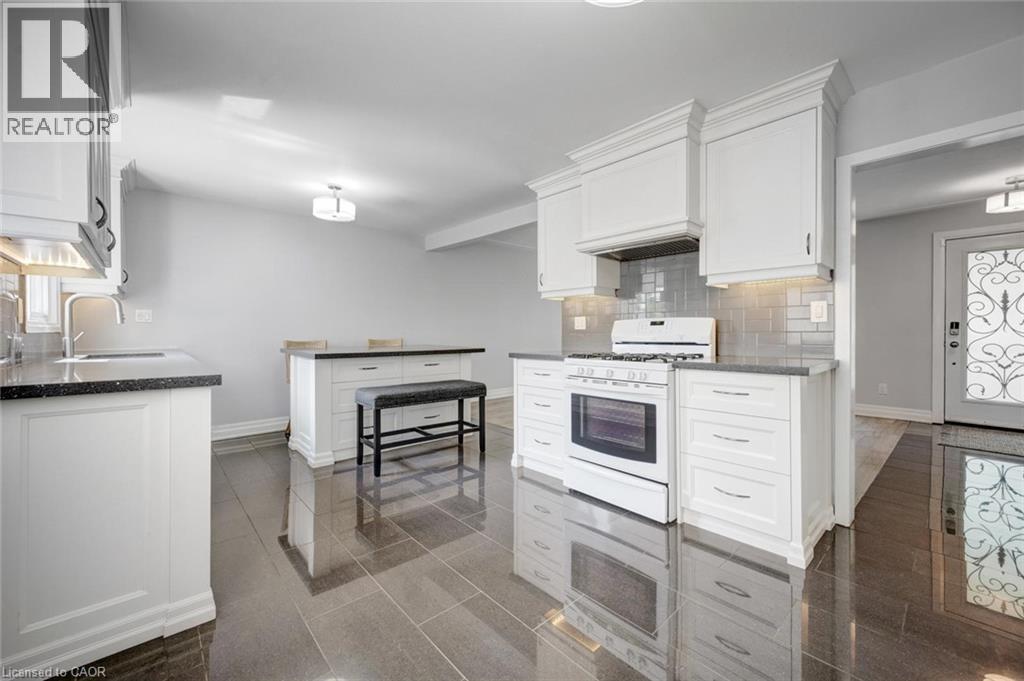 5372 Spruce Avenue, Burlington, ON - Indoor Photo Showing Kitchen