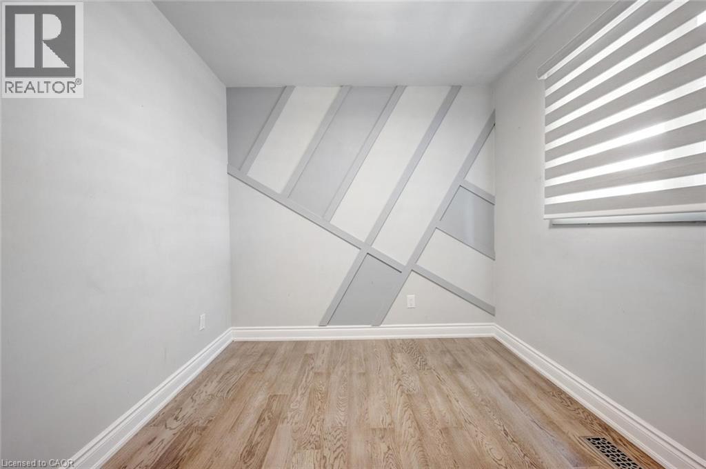 5372 Spruce Avenue, Burlington, ON - Indoor Photo Showing Other Room