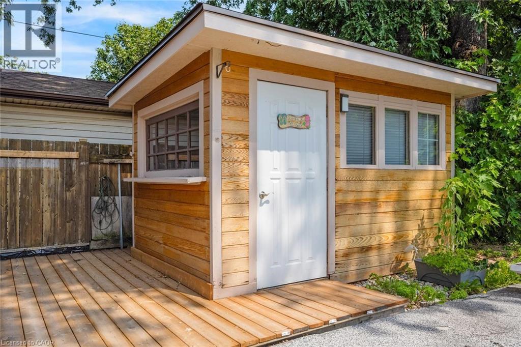 5372 Spruce Avenue, Burlington, ON - Outdoor