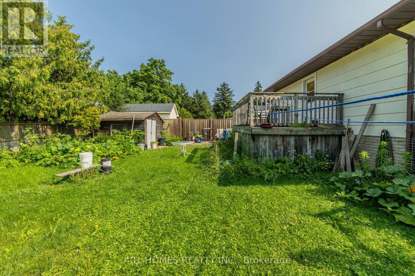 39 Patricia Street, St. Thomas, ON - Outdoor