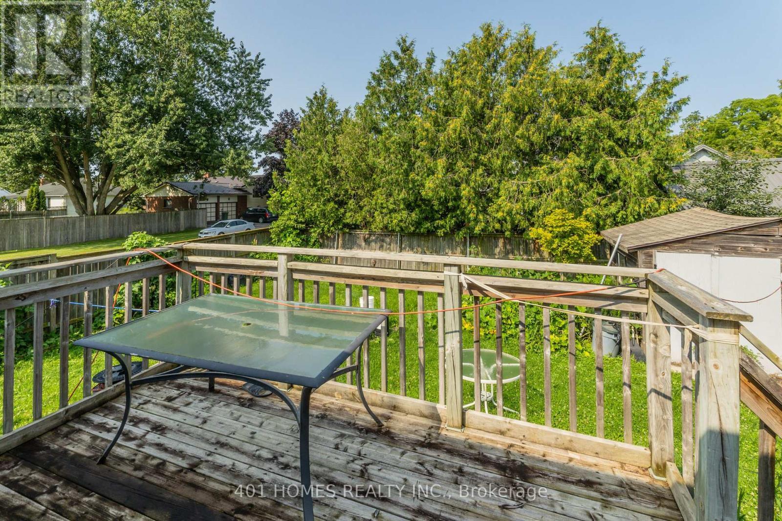 39 Patricia Street, St. Thomas, ON - Outdoor