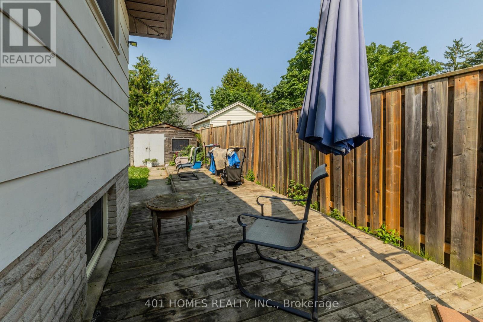 39 Patricia Street, St. Thomas, ON - Outdoor With Exterior