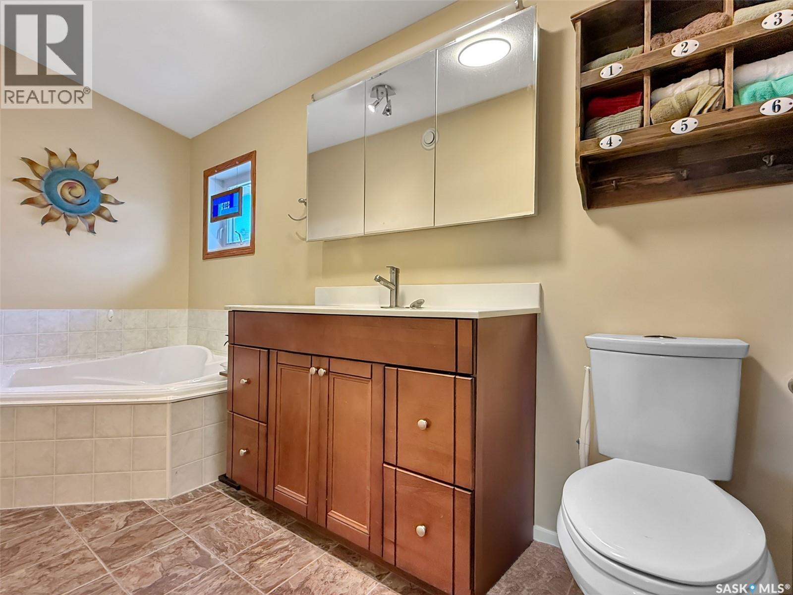 Chant Acreage, Swift Current Rm No. 137, SK - Indoor Photo Showing Bathroom