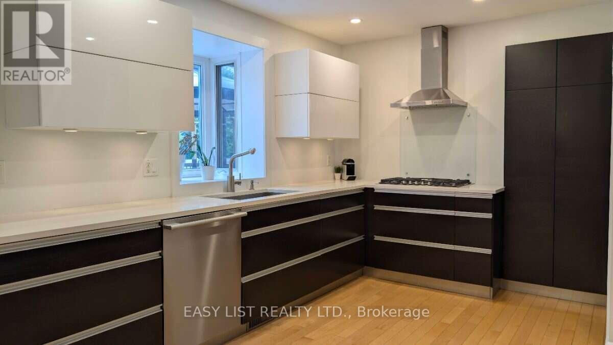 1895 Savoy Place, Ottawa, ON - Indoor Photo Showing Kitchen