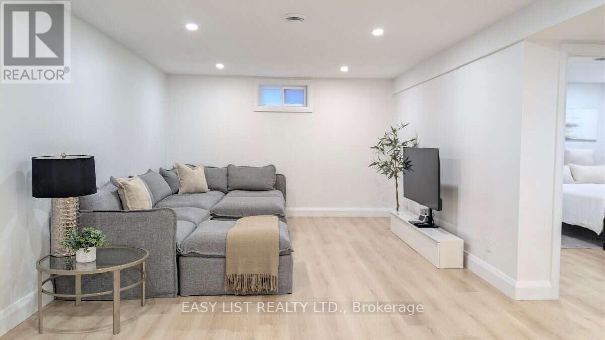 1895 Savoy Place, Ottawa, ON - Indoor