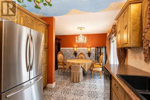 218 Macaulay Street E, Hamilton, ON - Indoor Photo Showing Kitchen