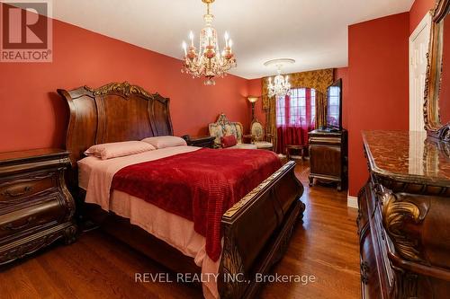 218 Macaulay Street E, Hamilton, ON - Indoor Photo Showing Bedroom