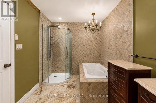 218 Macaulay Street E, Hamilton, ON - Indoor Photo Showing Bathroom