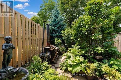 218 Macaulay Street E, Hamilton, ON - Outdoor