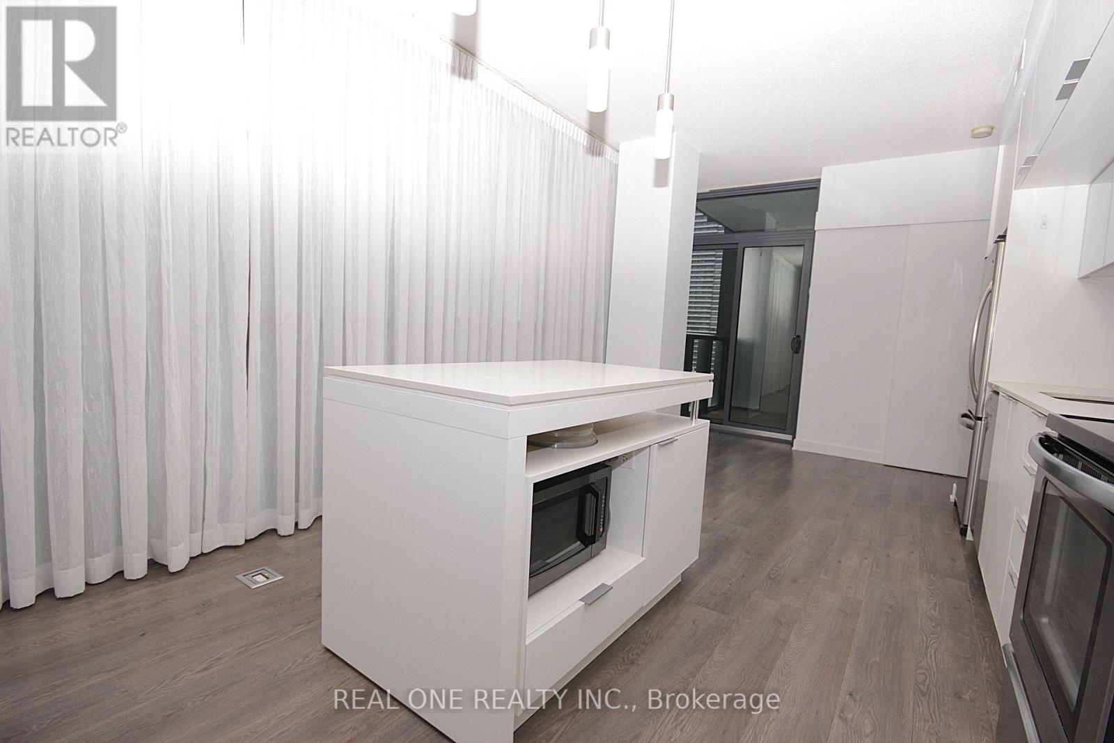 3505 - 110 Charles Street E, Toronto, ON - Indoor