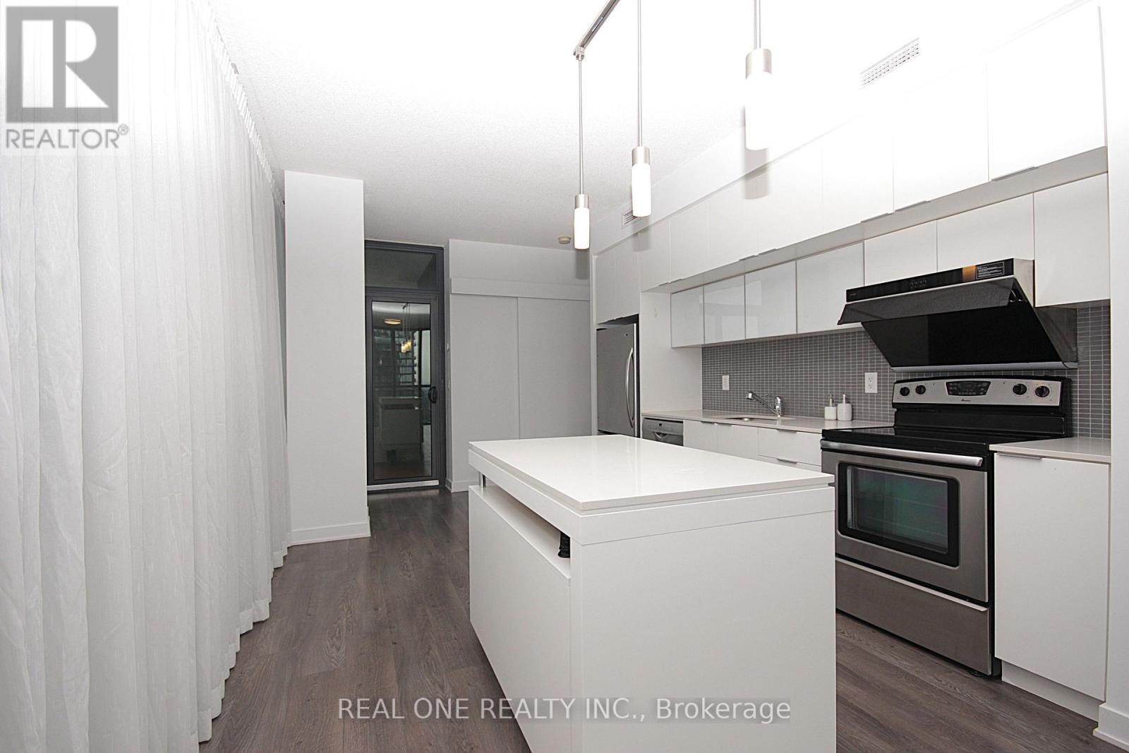 3505 - 110 Charles Street E, Toronto, ON - Indoor
