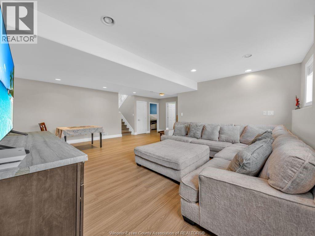 2115 Everts, Windsor, ON - Indoor