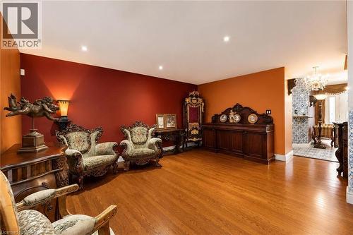 218 Macaulay Street E, Hamilton, ON - Indoor Photo Showing Living Room