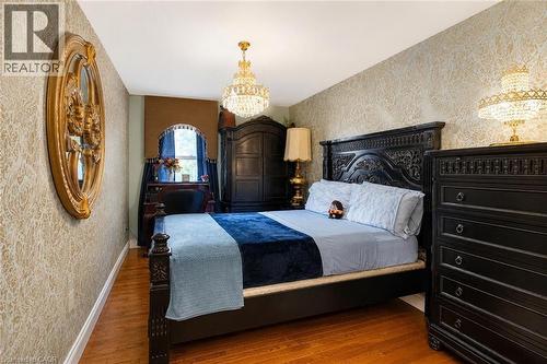218 Macaulay Street E, Hamilton, ON - Indoor Photo Showing Bedroom