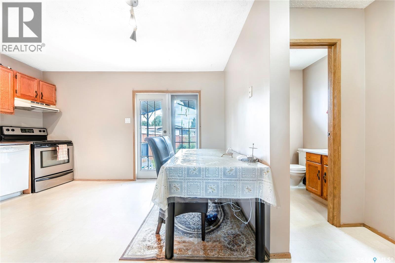 446 Berini Drive, Saskatoon, SK - Indoor Photo Showing Kitchen