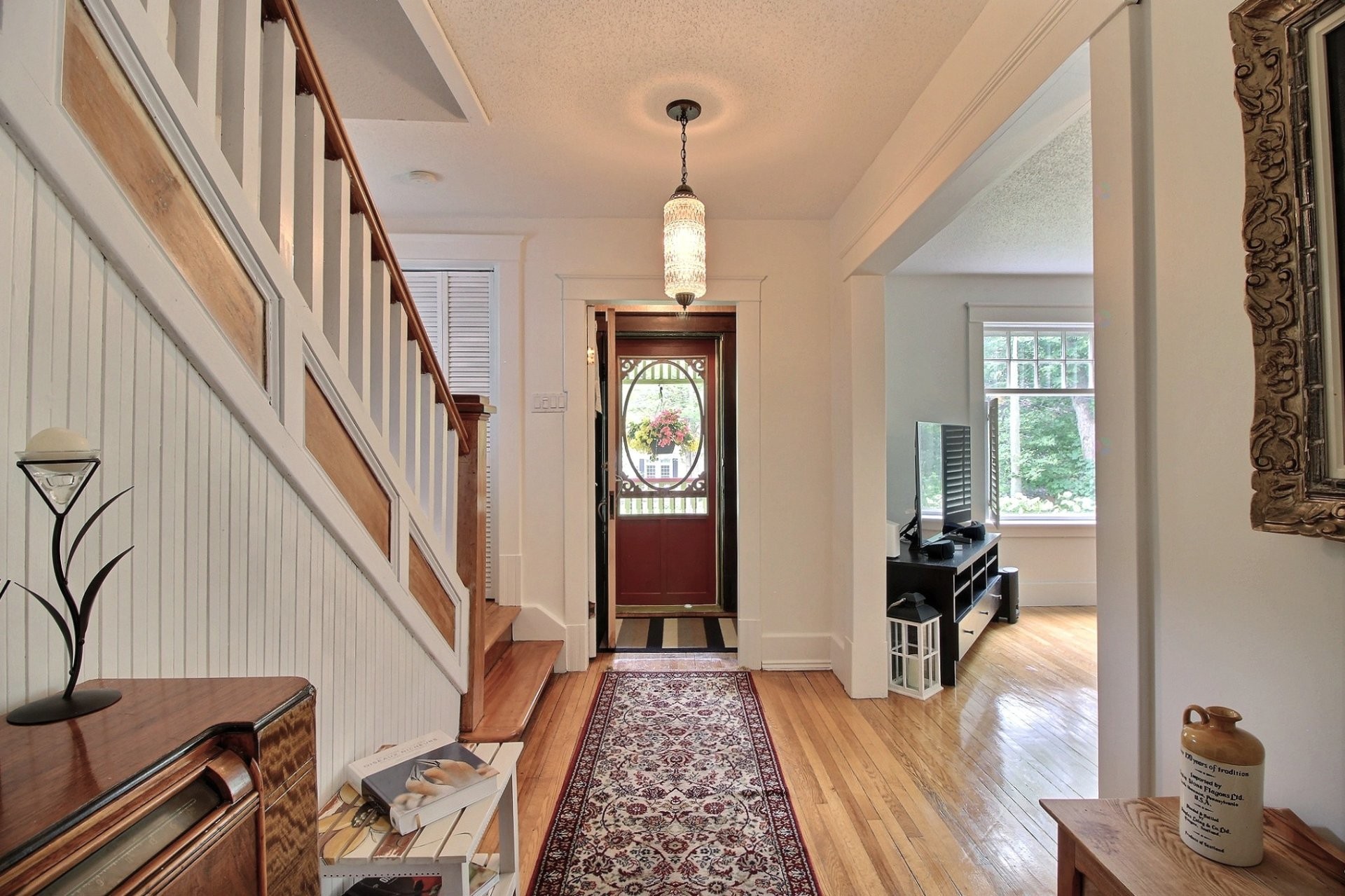Hall d'entrée/Vestibule - 94 Rue Galipeau, Thurso, QC - Indoor Photo Showing Other Room