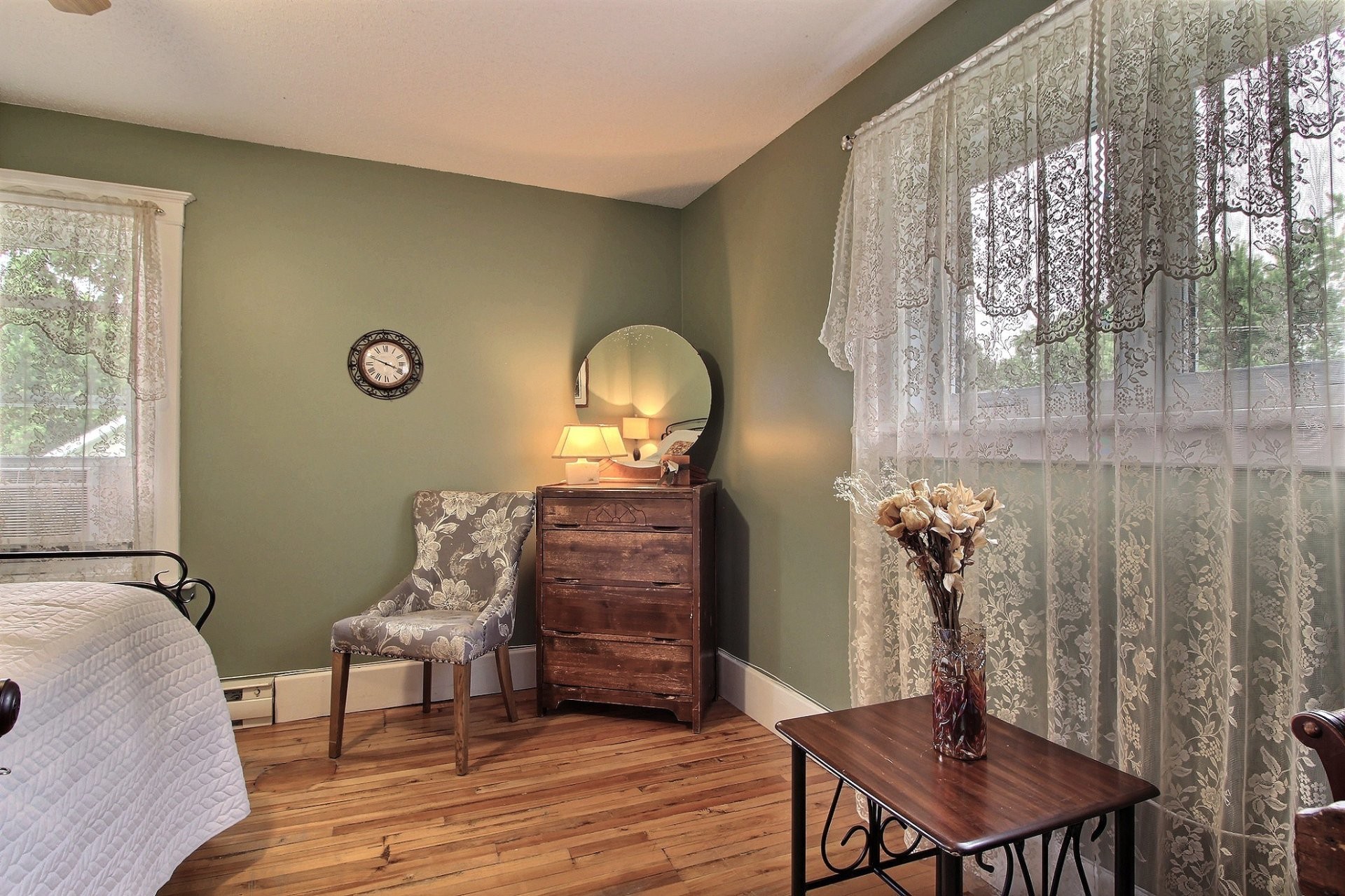 Chambre à coucher - 94 Rue Galipeau, Thurso, QC - Indoor Photo Showing Bedroom