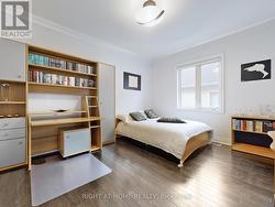 3p.c washroom  ensuite  & walk in closet - 