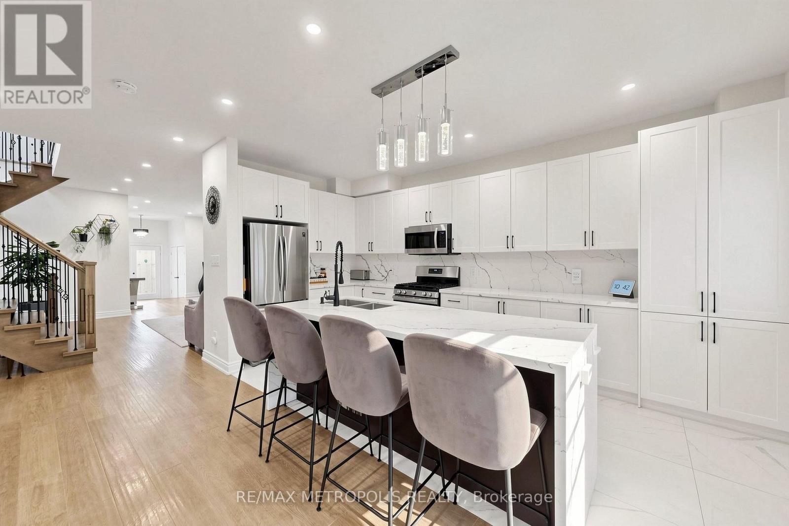 30A Cedar Drive, Toronto, ON - Indoor