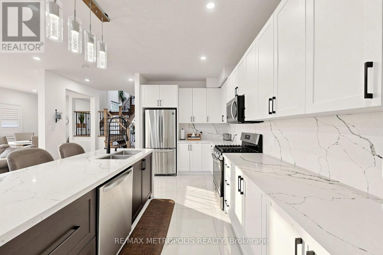 30A Cedar Drive, Toronto, ON - Indoor Photo Showing Kitchen With Double Sink With Upgraded Kitchen