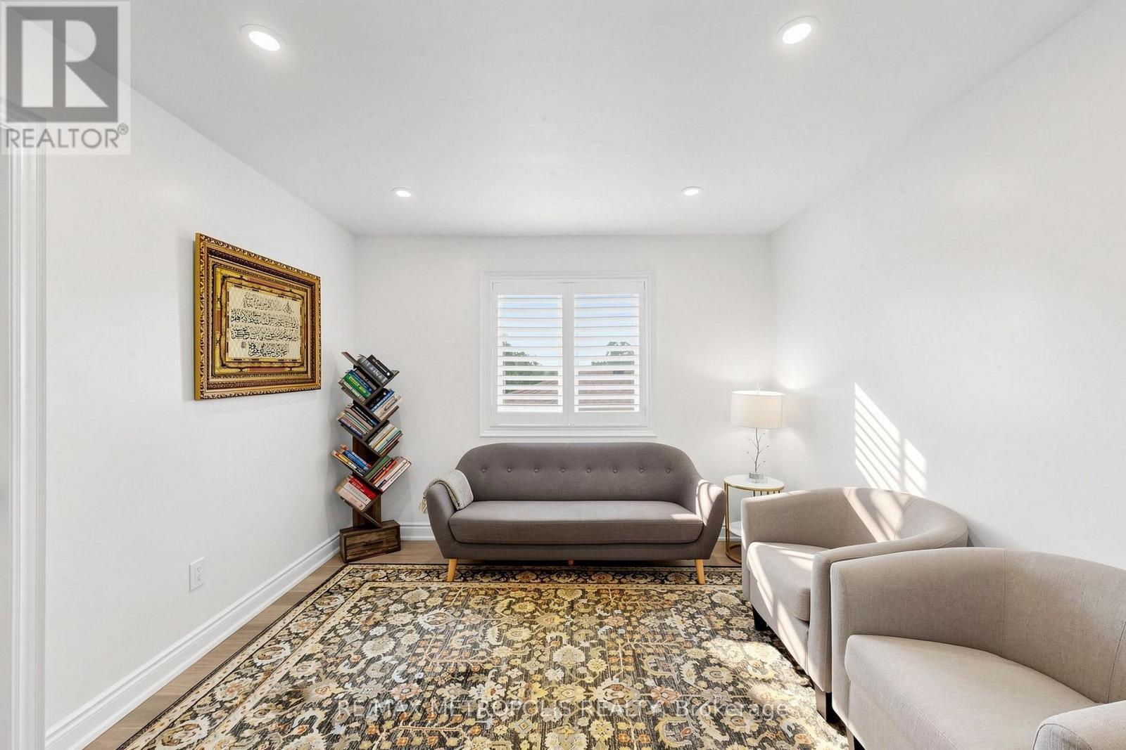 30A Cedar Drive, Toronto, ON - Indoor Photo Showing Other Room