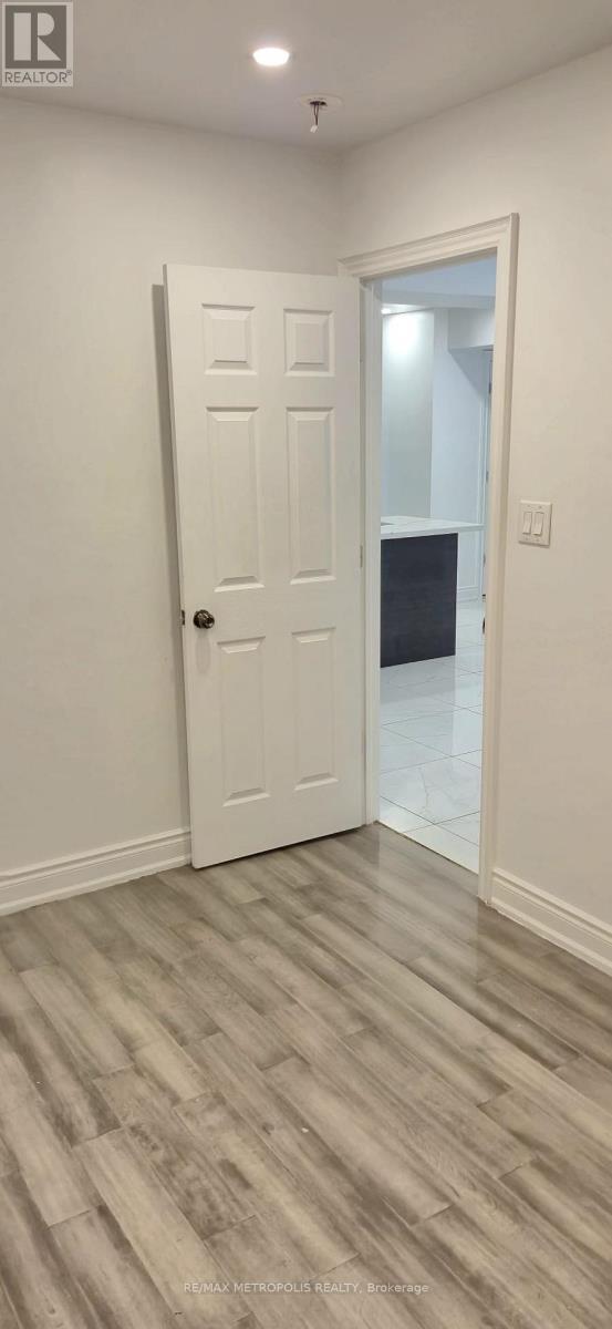 30A Cedar Drive, Toronto, ON - Indoor Photo Showing Other Room