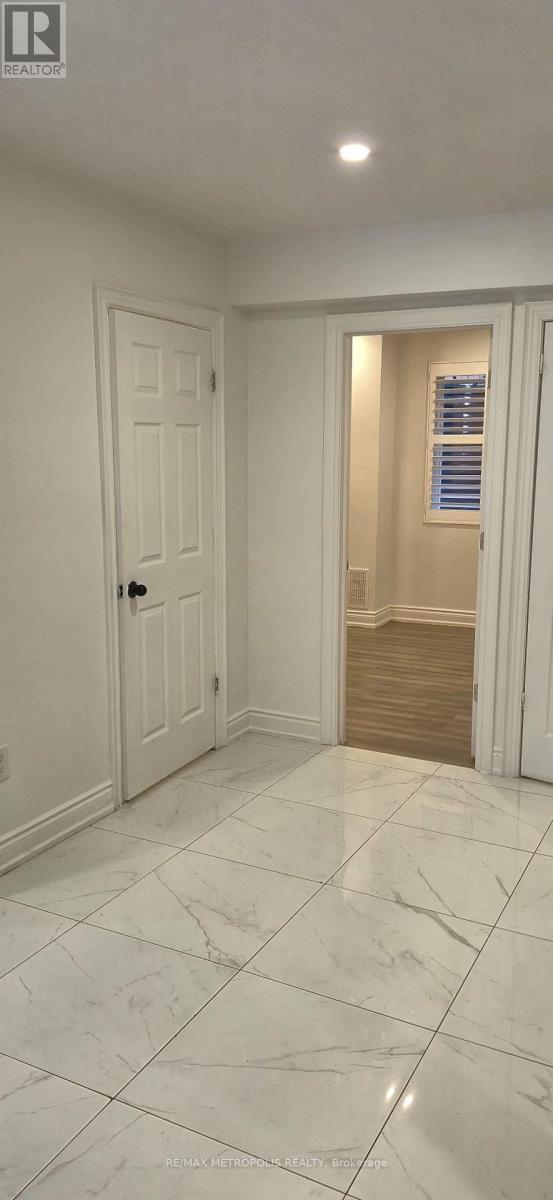 30A Cedar Drive, Toronto, ON - Indoor Photo Showing Other Room