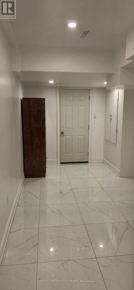 30A Cedar Drive, Toronto, ON - Indoor
