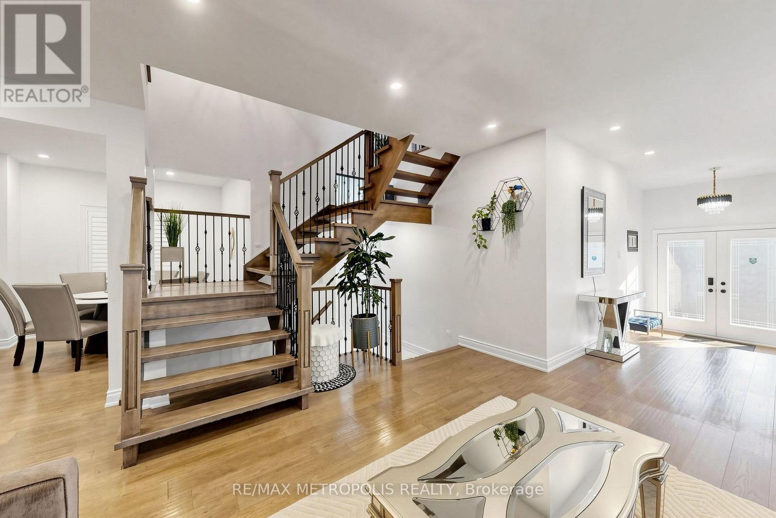 30A Cedar Drive, Toronto, ON - Indoor Photo Showing Other Room
