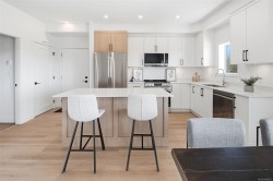 #201-7053 Central Saanich Rd Central Saanich, BC V8M 1Y3