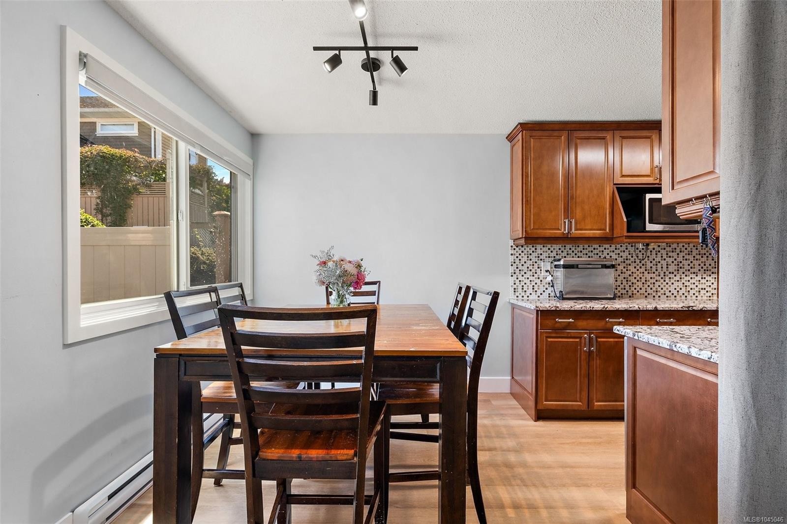 #7-10046 Fifth St, Sidney, BC