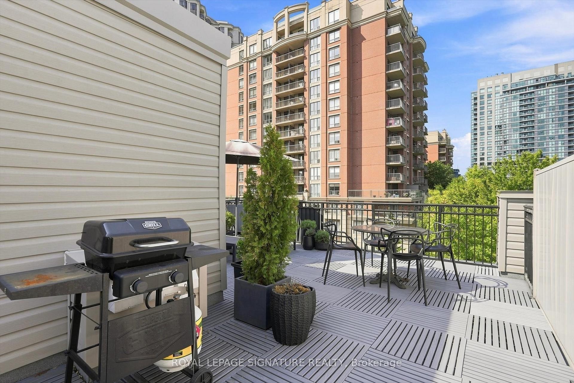 137-3 Everson Drive, Toronto, ON - Outdoor