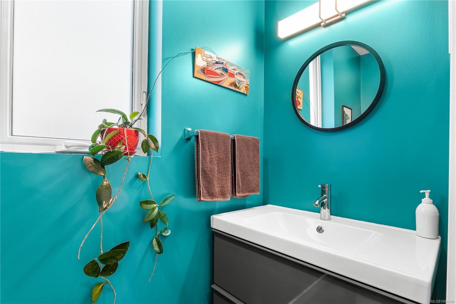1704 Coronation Ave, Victoria, BC - Indoor Photo Showing Bathroom